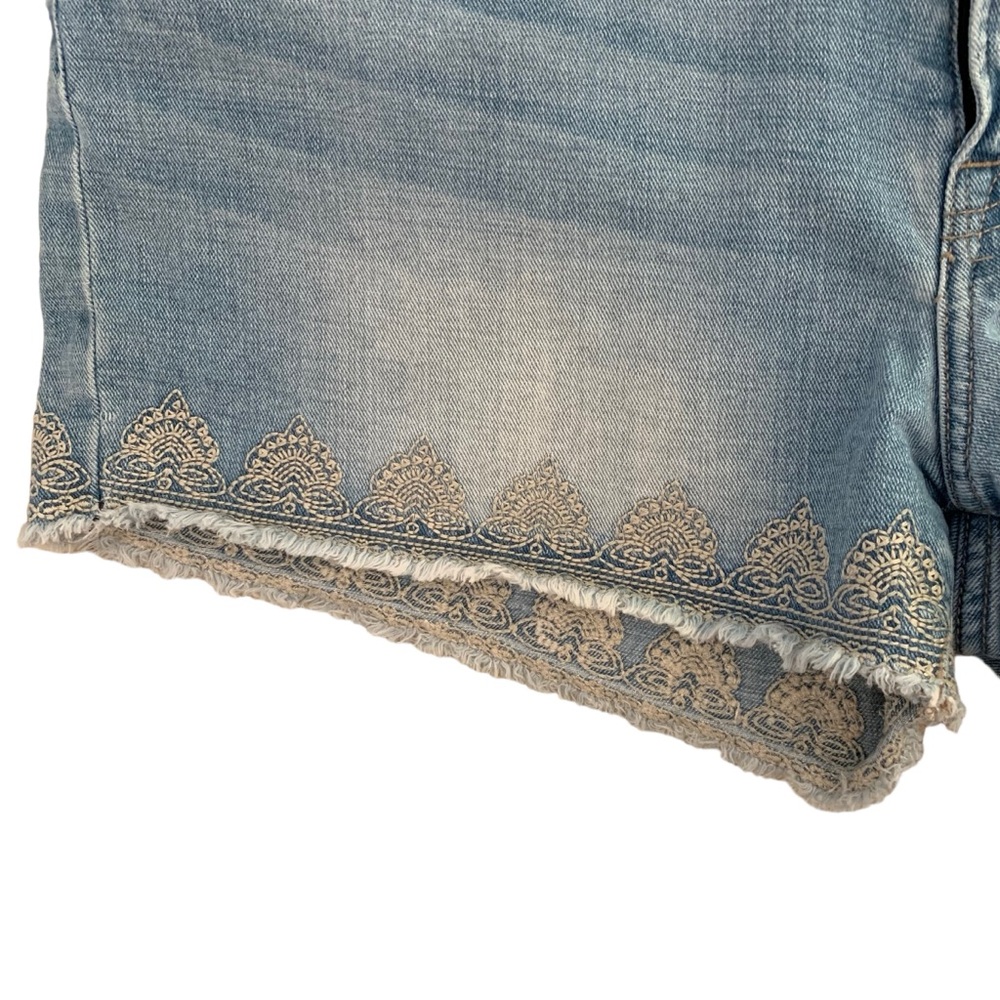 Lucky Brand 30” denim floral stitch edge raw hem low rise Malibu short